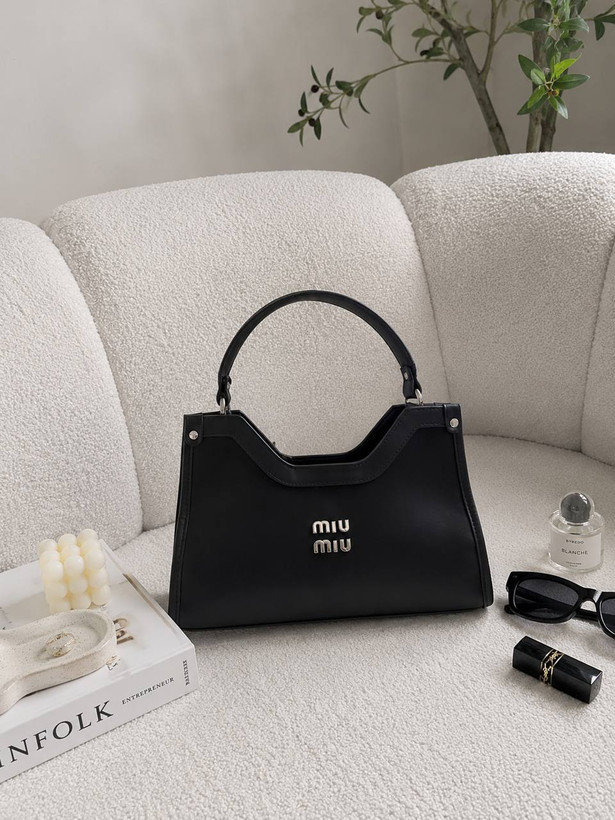کیف دستی دخترانه میومیو برند miu miu